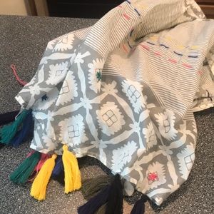 Cotton scarf with tassels and embroidery. 86”